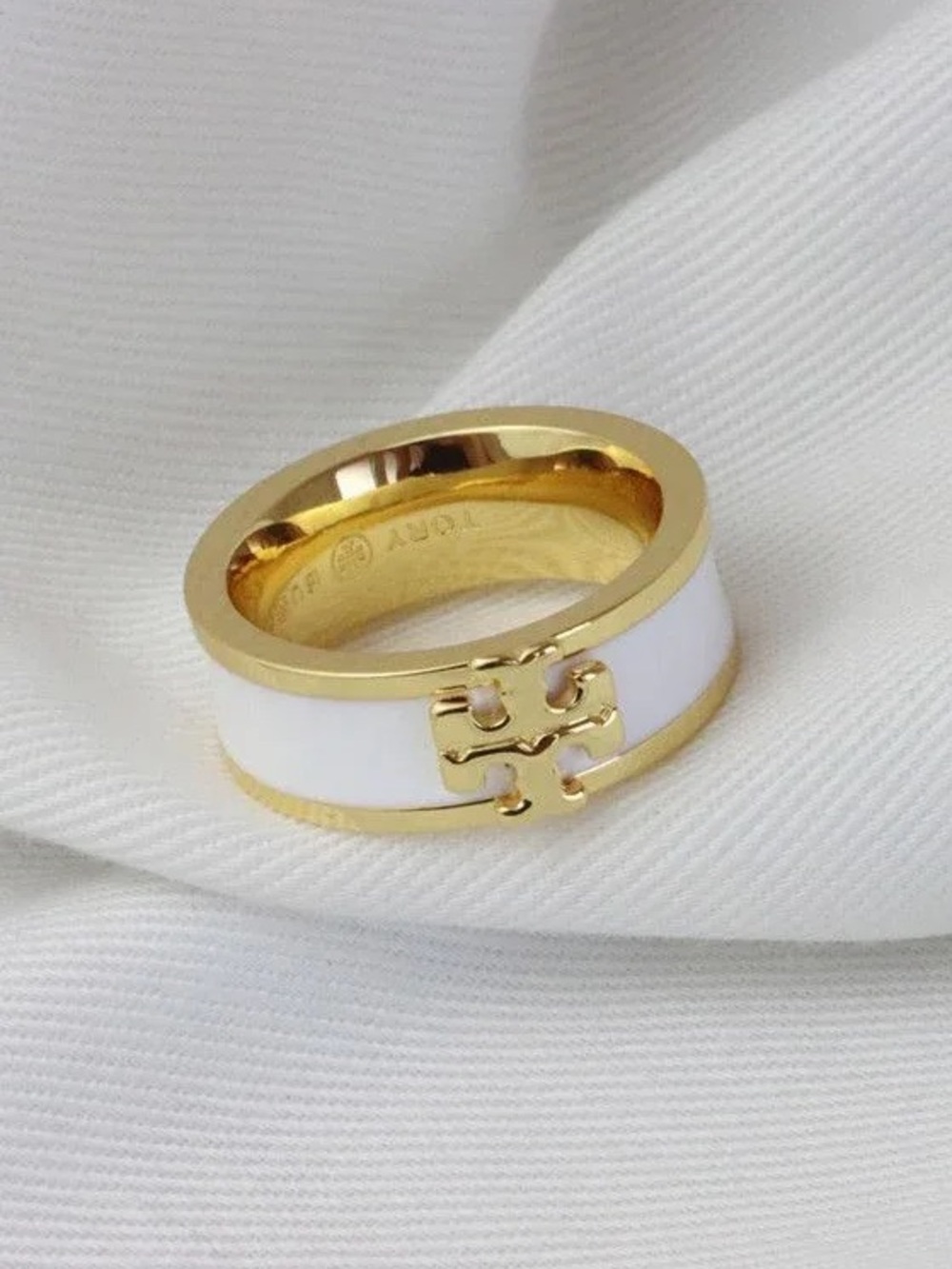 ๐ Tory Burch Gold & White Enamel Kira Logo Ring - Picture 3 of 3